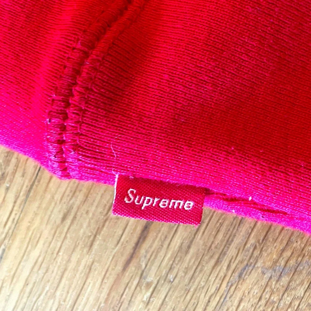 Supreme Hoodie Limited Edition 🔥 100% Authentic ✨ - Picture 3 of 5
